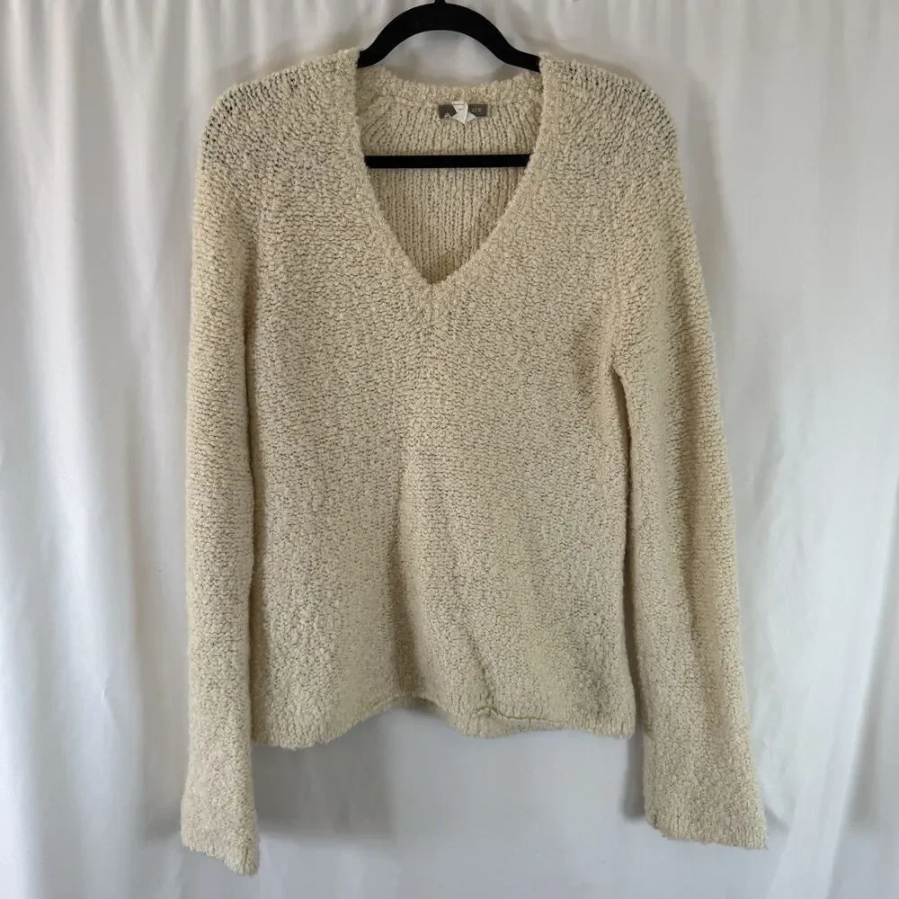J. Crew Sweater Woemn's Medium Solid Ivory Knit Vneck Long Sleeve Pullover